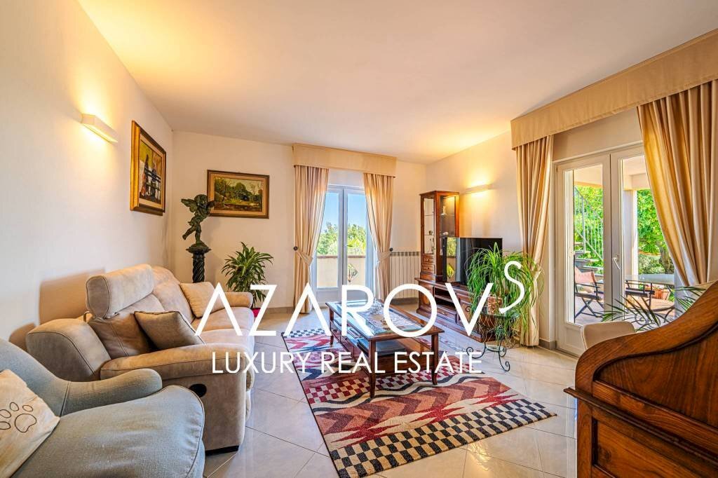 Salone - Villa strada Vallelunga, 10, Montalto di Castro - foto 2