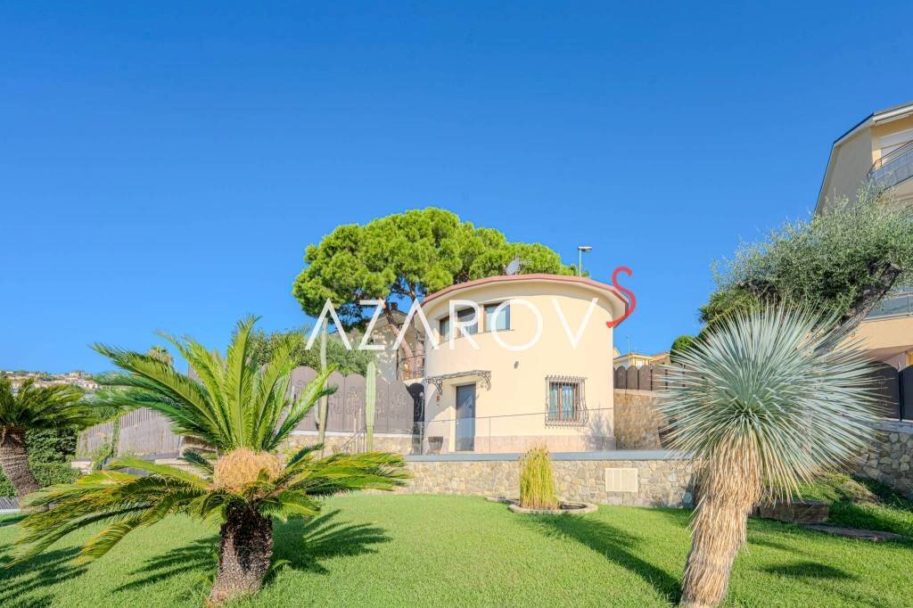 Giardino - Villa via Padre Semeria, 378, Sanremo - foto 1