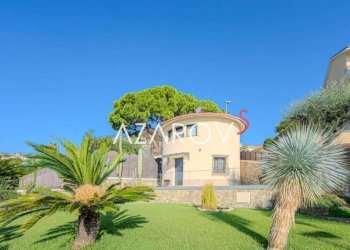 Giardino - Villa via Padre Semeria, 378, Sanremo - foto 1