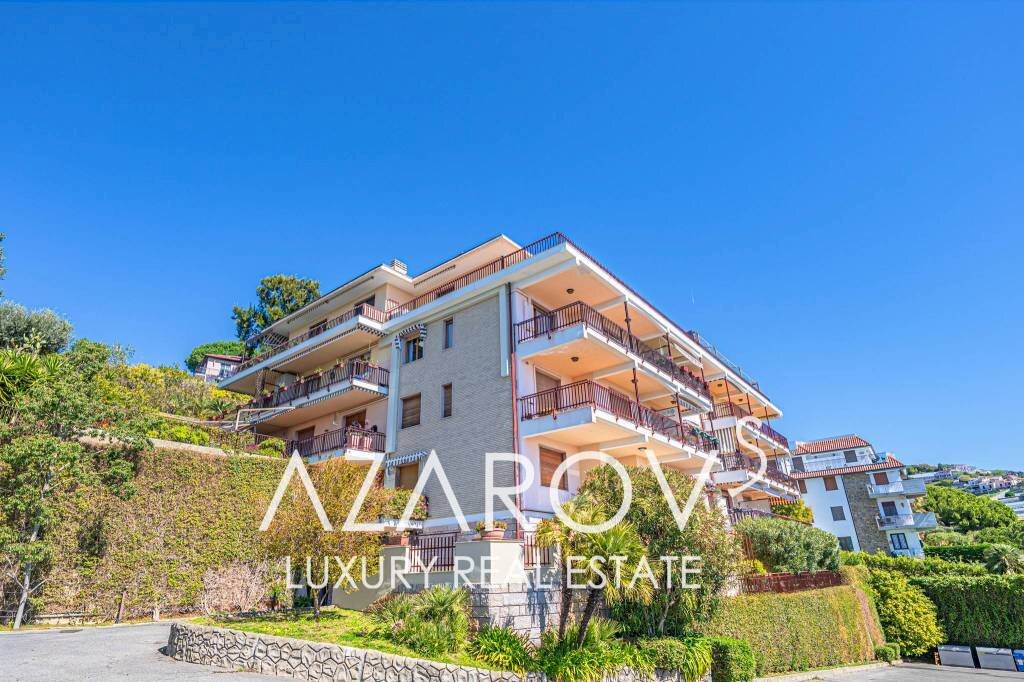 Facciata - Attico strada Privata Peiranze, 22, Sanremo - foto 3