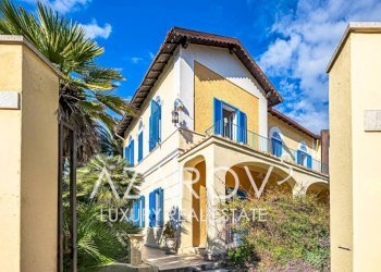 Facciata - Villa viale Roma, 10, Santa Marinella - foto 17