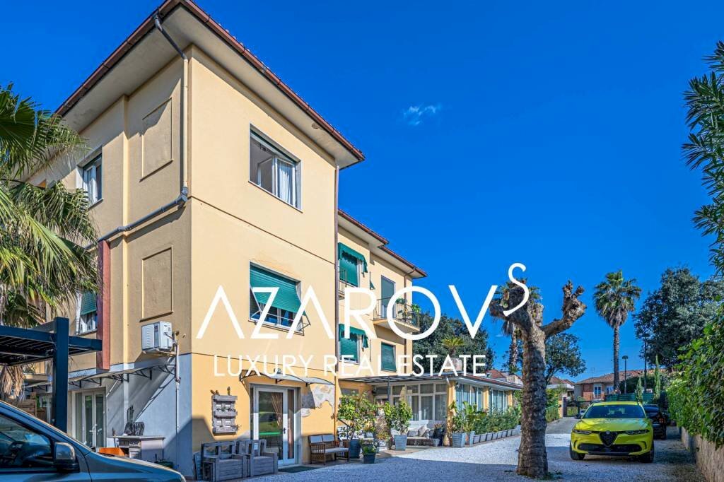 Facciata - Hotel viale Amerigo Vespucci, 59, Massa - foto 2