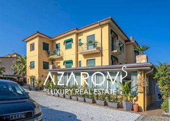 Facciata - Hotel viale Amerigo Vespucci, 59, Massa - foto 1