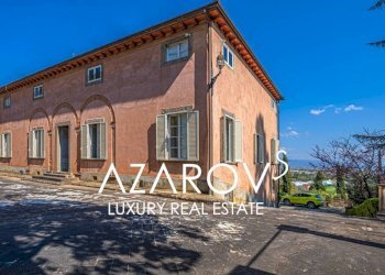 Facciata - Villa viale Guglielmo Marconi, Lucca (zona Centro Storico) - foto 22