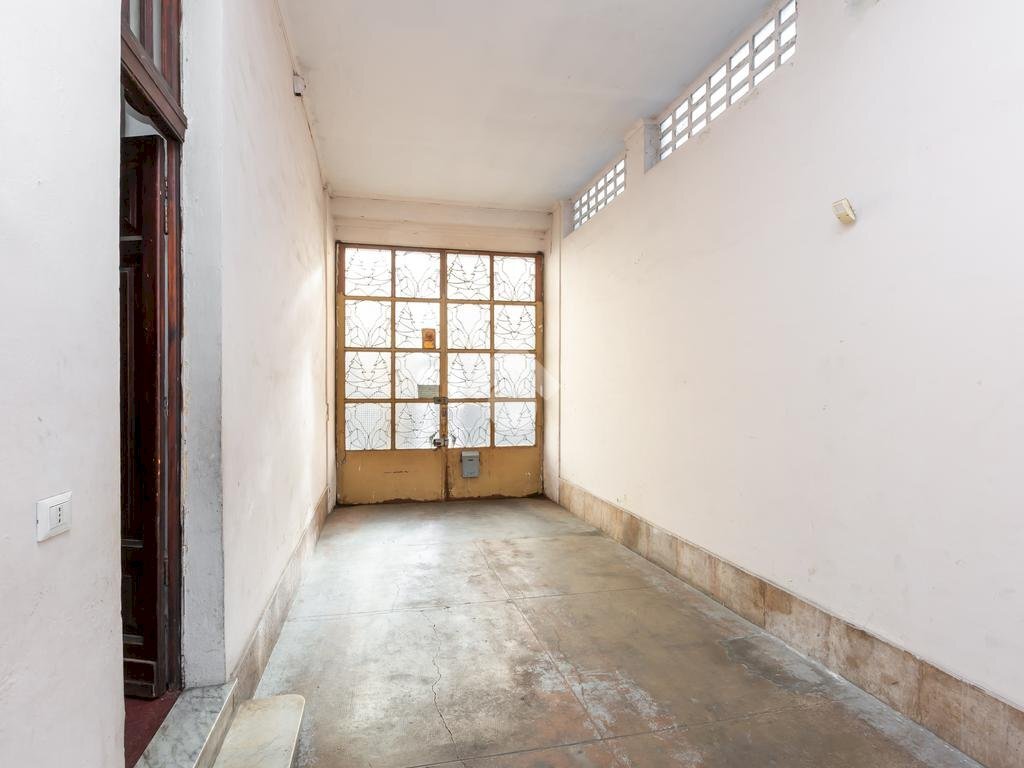 Stable - Palace Via Borgomanero, Torino (neighborhood Parella) - photo 2