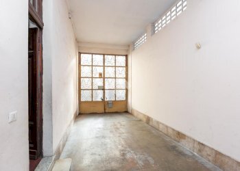 Stable - Palace Via Borgomanero, Torino (neighborhood Parella) - photo 2