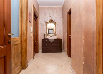 Stable - Palace Via Borgomanero, Torino (neighborhood Parella) - photo 4