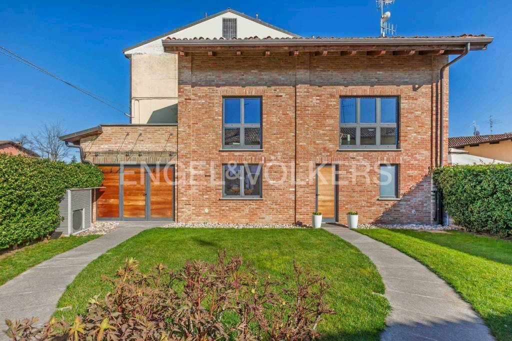 Facciata - Villa via del Teatro, Bra - foto 1