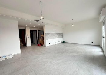 Quadrilocale Via Borgo Ticino, Torino (zona Rebaudengo) - foto 4