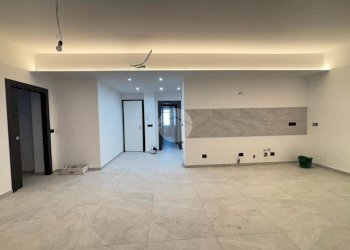 Quadrilocale Via Borgo Ticino, Torino (zona Rebaudengo) - foto 5