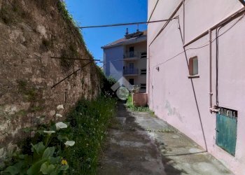 Trilocale Via al Garbo, Genova (zona Rivarolo) - foto 2