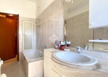 Three-room apartment Via Monte Cassino, Baranzate - photo 17