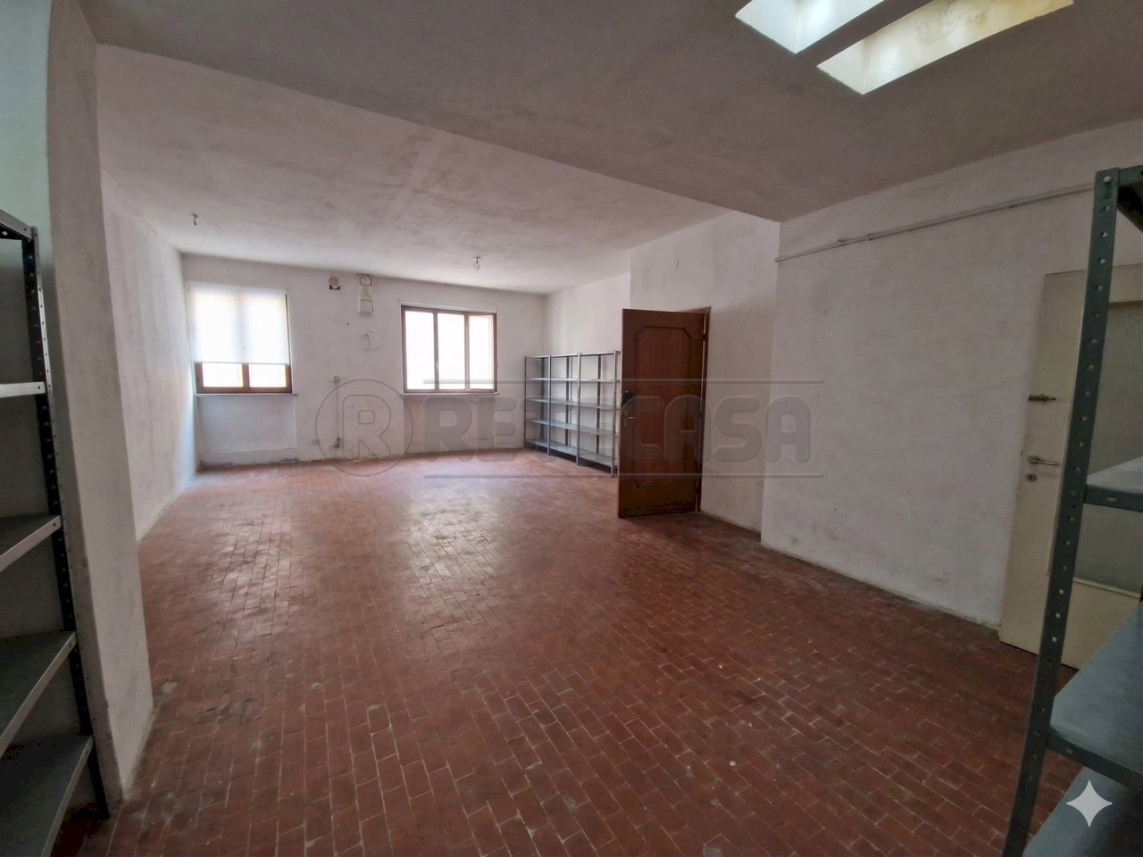 Gemini_Generated_Image_bs6sy8bs6sy8bs6s.png - Magazzino Via Gaspare Aselli, Cremona - foto 1