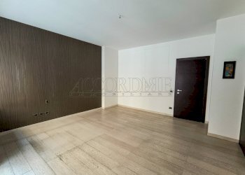 IMG_20260408_100356821-EDIT.jpg - Office Via Altinate 52, Padova - photo 2