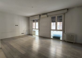 IMG_20260408_100211324_HDR.jpg - Office Via Altinate 52, Padova - photo 6