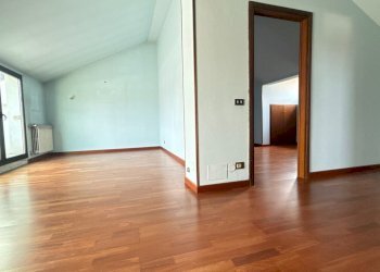 LOCALE MANSARDA LATO SUD.jpg - Independent house Via Toscana 46, Brescia - photo 23