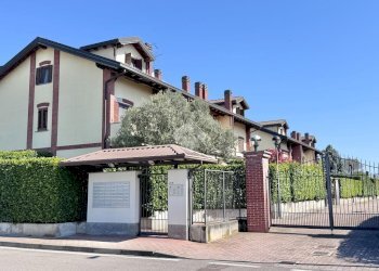 Three-room apartment Via Urbani, Vernate - photo 1