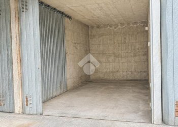 Box Via Baranzate, Novate Milanese - photo 1