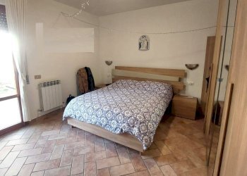 camera da letto - Apartment Via del Bisenzio, Vernio - photo 16