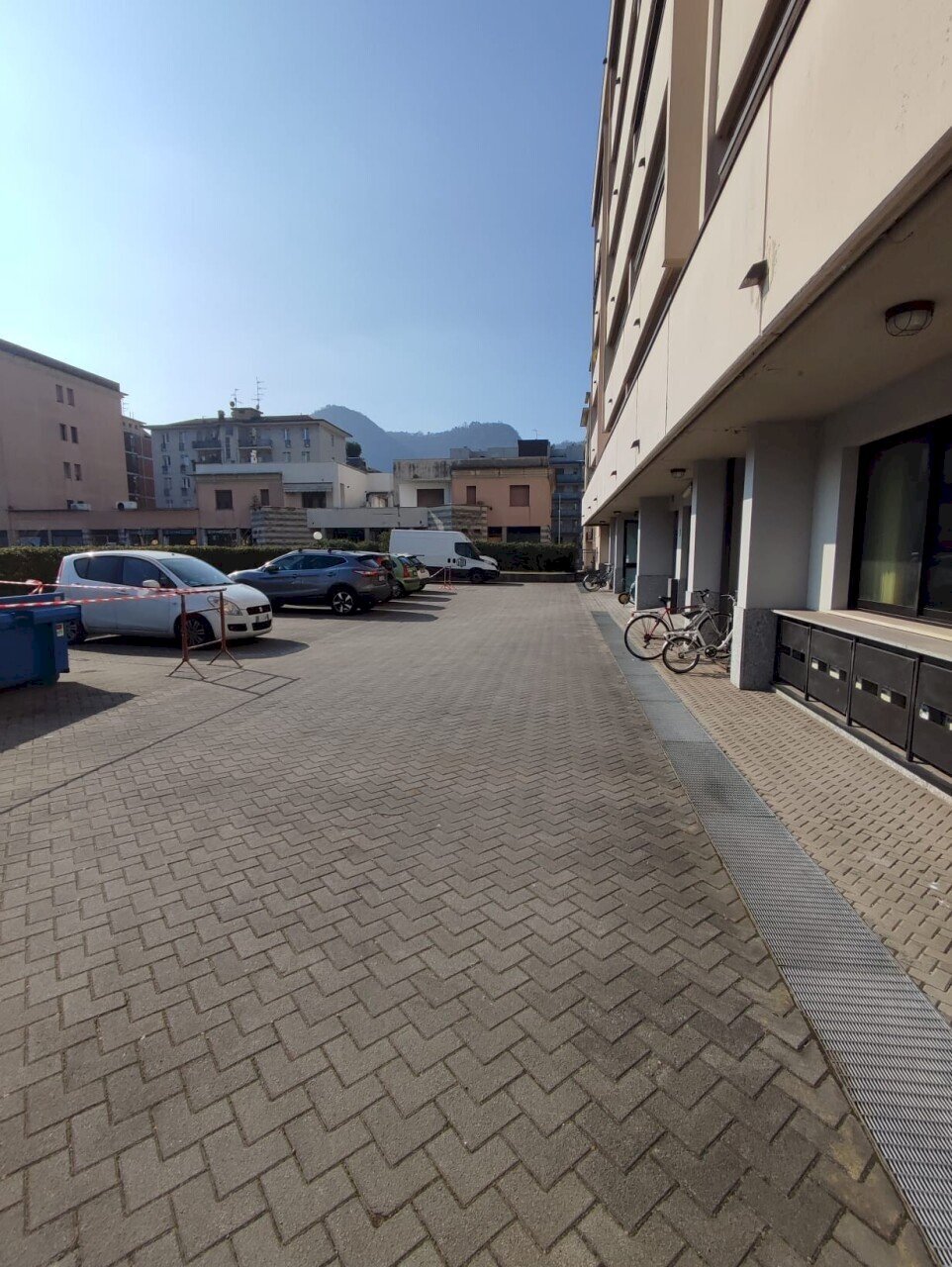 Parking space Viale Aldo Moro 44, Como - photo 2