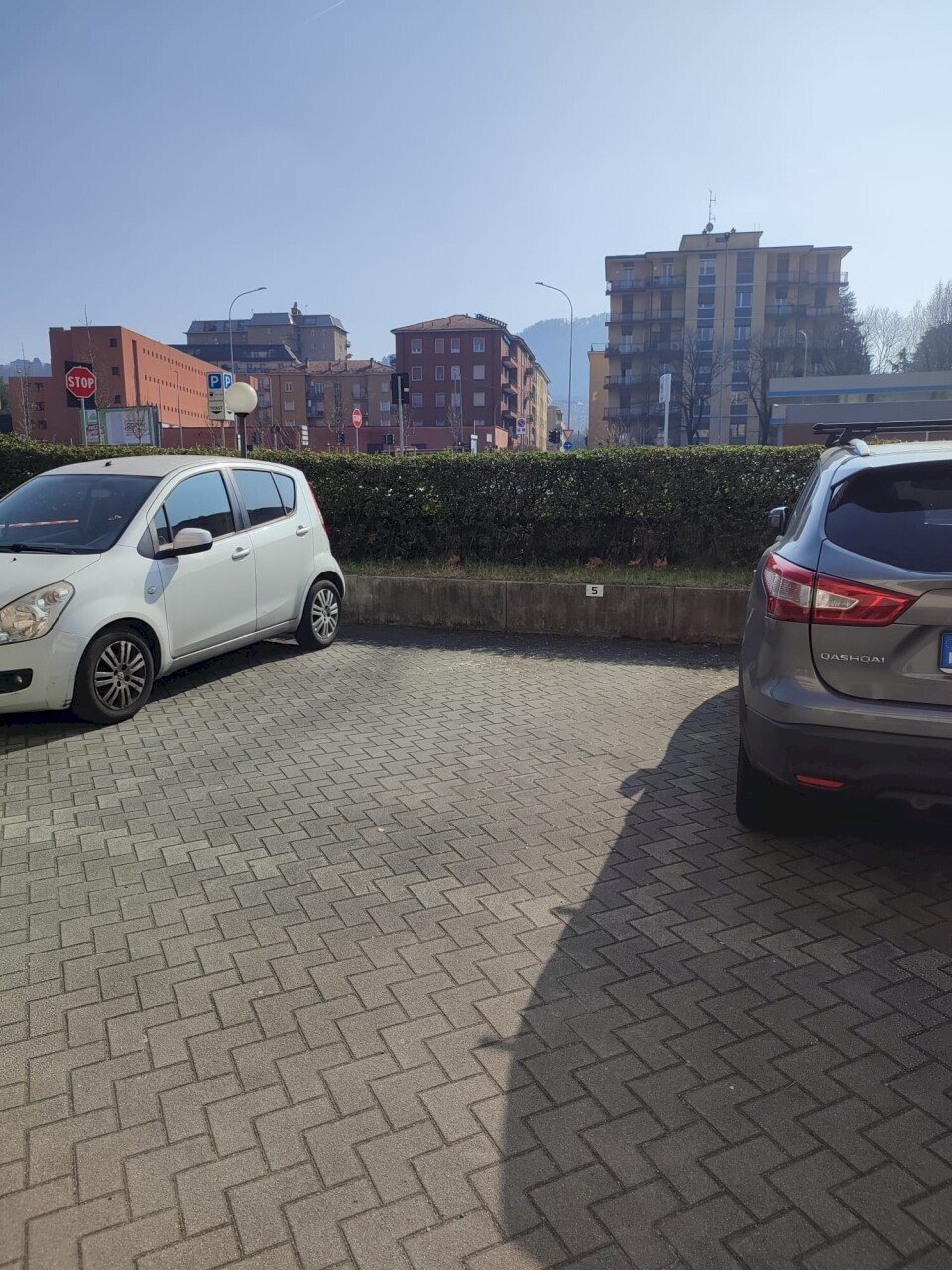 Parking space Viale Aldo Moro 44, Como - photo 3