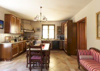 013.JPG - Villa Frazione San Bartolomeo 75, Cherasco - foto 11