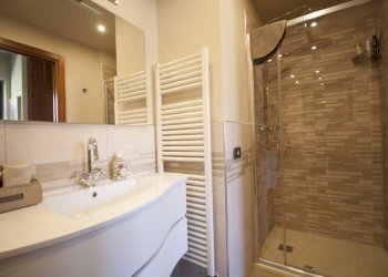 019.JPG - Villa Frazione San Bartolomeo 75, Cherasco - foto 19