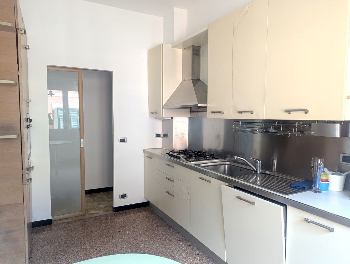 cucina - Appartamento Via Augusto Cavenna 36, Campomorone - foto 2