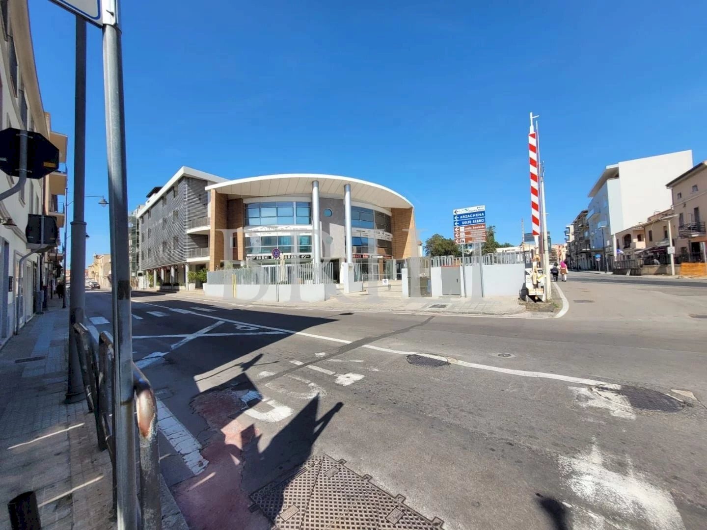 Three-room apartment Via San Simplicio, Olbia - photo 1