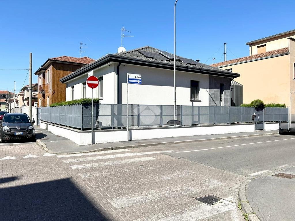 Villa via enrico toti, Settimo Milanese - foto 1