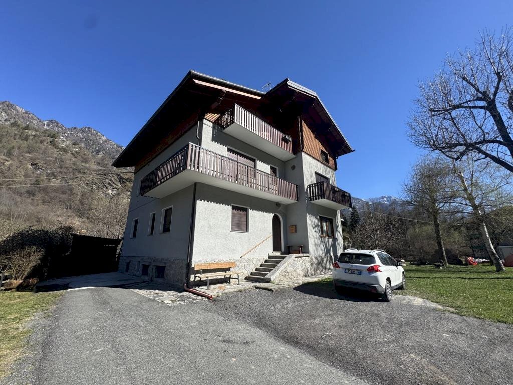 Appartamento in Villa Via Arcesaz, 18, Brusson - foto 1