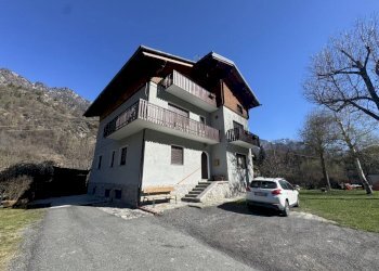 Appartamento in Villa Via Arcesaz, 18, Brusson - foto 1