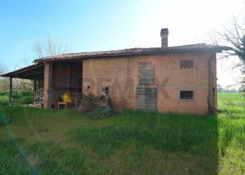 Casale Strada Nazionale Per Carpi Nord, 1260 
 Lesignana, Modena (zona Lesignana) - foto 8