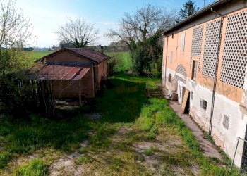 Casale Strada Nazionale Per Carpi Nord, 1260 
 Lesignana, Modena (zona Lesignana) - foto 22