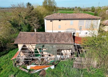 Casale Strada Nazionale Per Carpi Nord, 1260 
 Lesignana, Modena (zona Lesignana) - foto 28