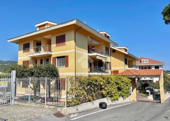 Quadrilocale Via Villa Contessa, Diano Marina - foto 1