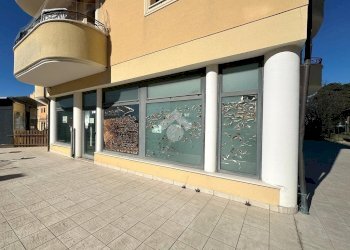 Negozio via roma, Tavullia - foto 4