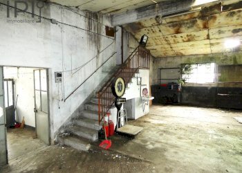 scala accesso soppalco - Rustic villeto, Visone - photo 11