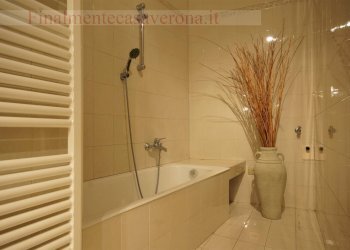 bagno padronale - Trilocale Via Ponte Rofiolo
 
2, Verona - foto 11
