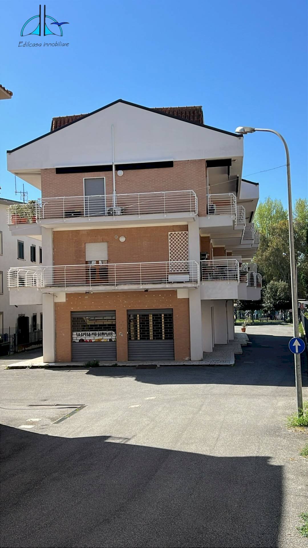 Foto 2 - Locale Commerciale via xxiv maggio, Fara in Sabina - foto 2