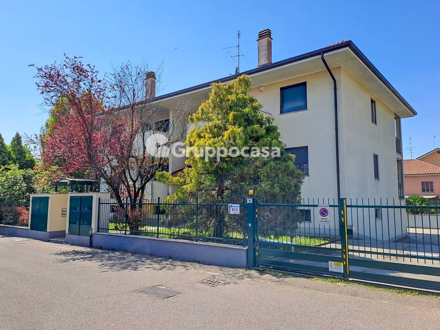 Foto 1 - Box Via M. Melloni
 
5, Magenta - photo 1