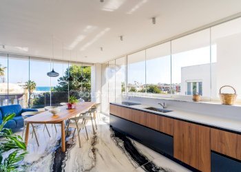 Foto 2 - Attico Via Taranto
 
14/6, Bari - foto 2