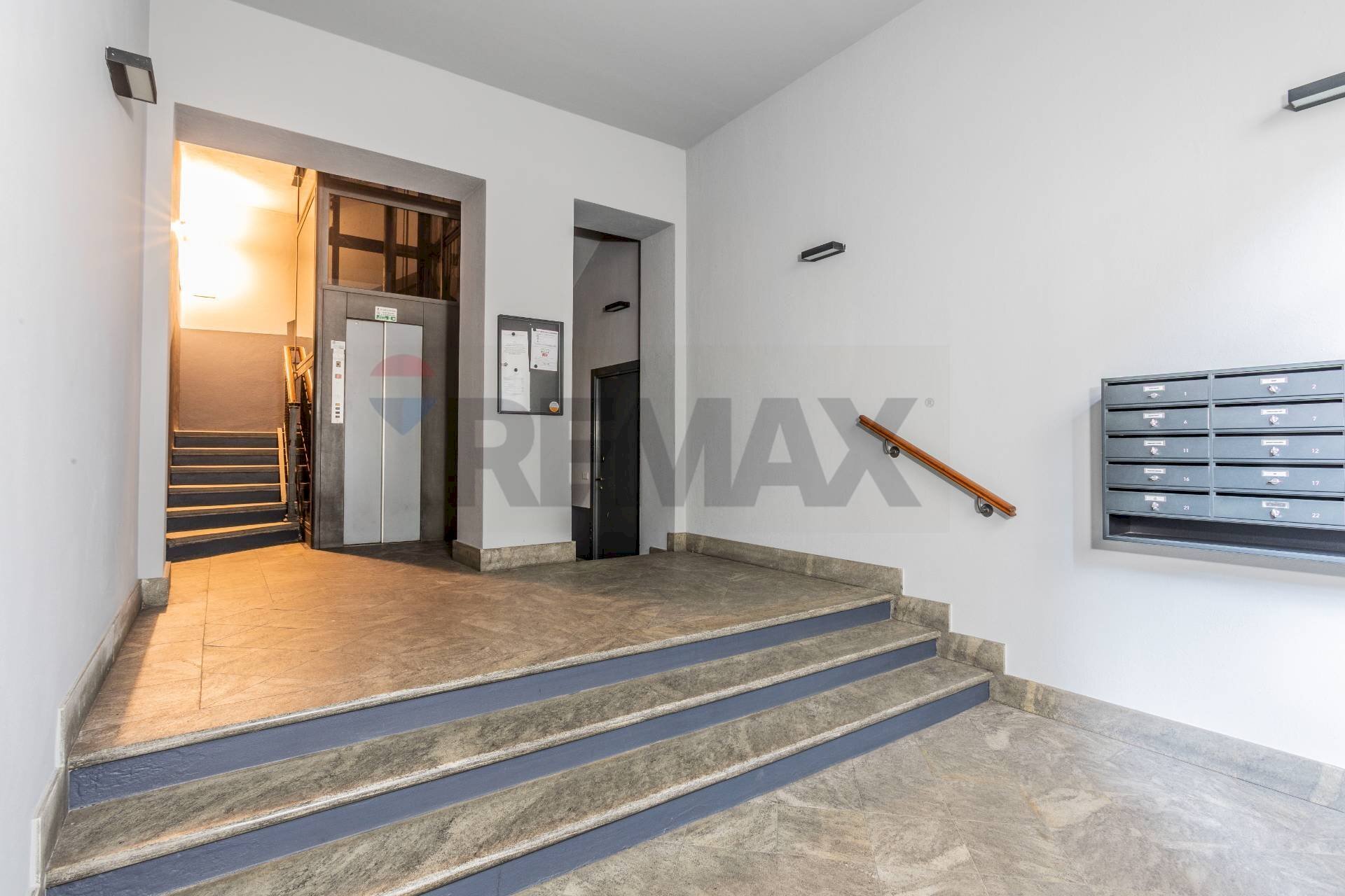 Ricezione / Lobby - Bilocale Via Piero Della Francesca
 
2, Milano - foto 3