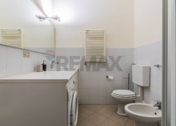 Bagno - Bilocale Via Piero Della Francesca
 
2, Milano - foto 19