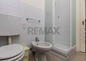 Bagno - Bilocale Via Piero Della Francesca
 
2, Milano - foto 23