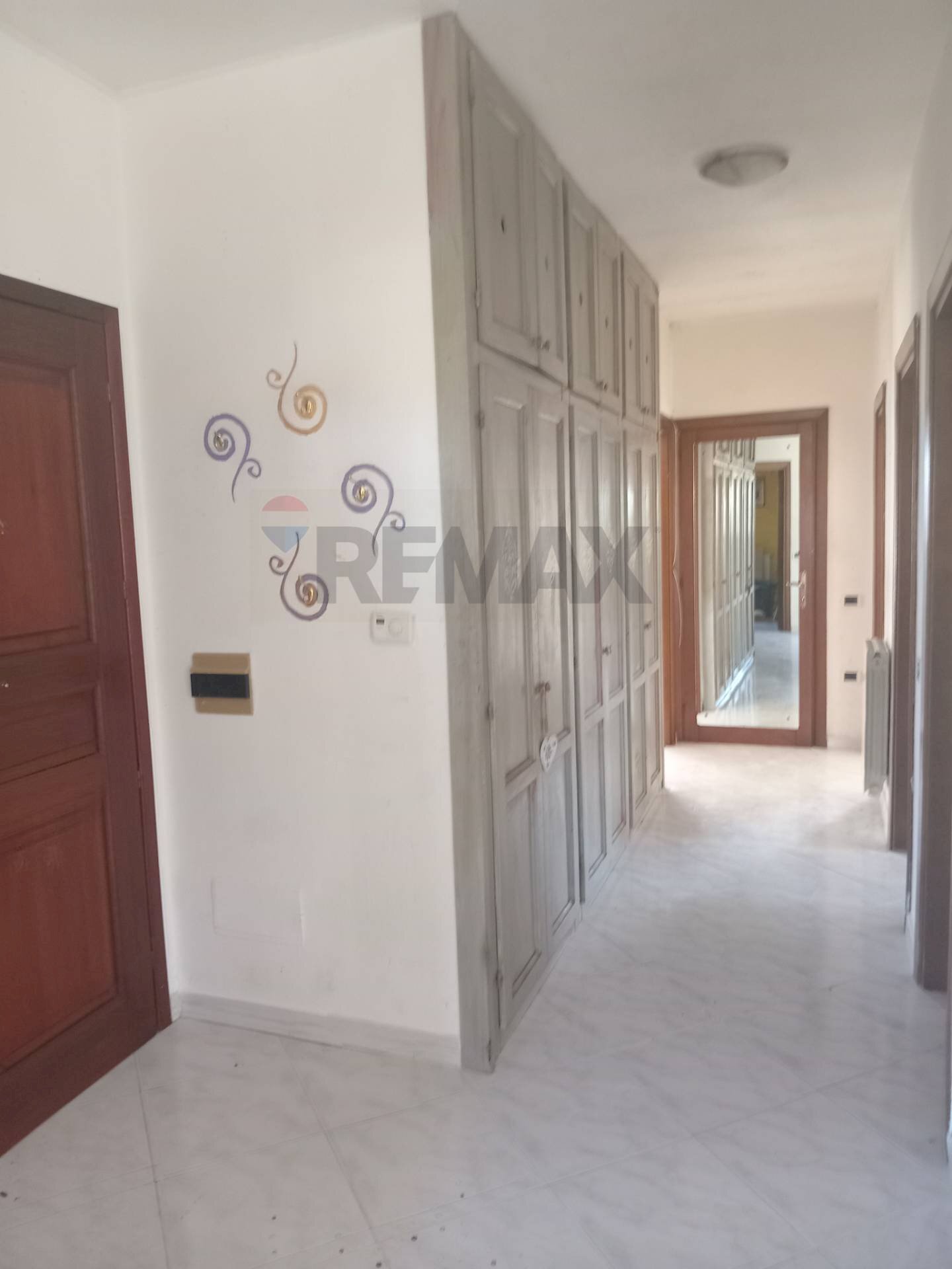 Hall / corridoio - Quadrilocale VIA MACERATA
 
12, Olbia - foto 3