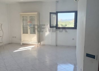 Stanza vuota - Quadrilocale VIA MACERATA
 
12, Olbia - foto 8