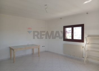 Stanza vuota - Quadrilocale VIA MACERATA
 
12, Olbia - foto 11