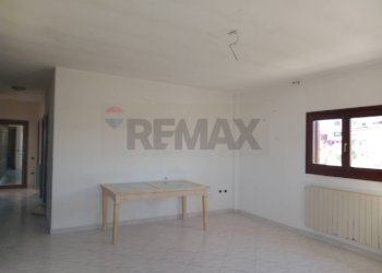 Stanza vuota - Quadrilocale VIA MACERATA
 
12, Olbia - foto 12