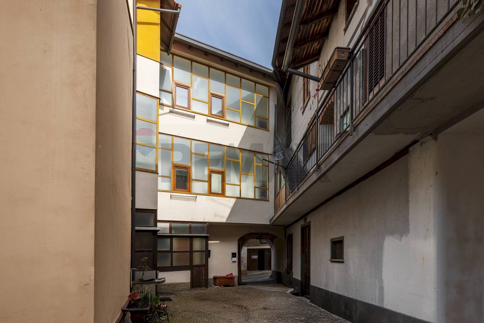 Edificio all\'aperto - Casa semi indipendente VIA MATTEOTTI
 
19, Castronno - foto 1